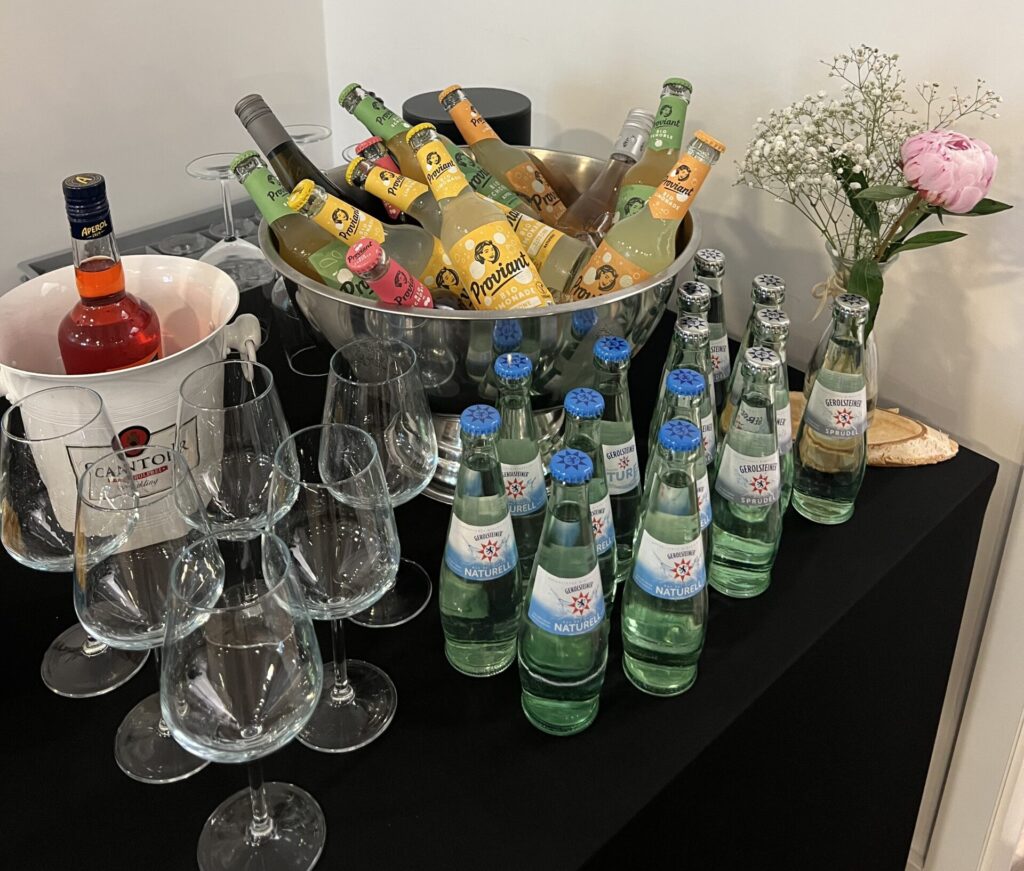 Top 10 Getränke für Messepartys: Cocktails, Barista-Kaffee, Smoothies und Trend-Drinks für Events 2025.